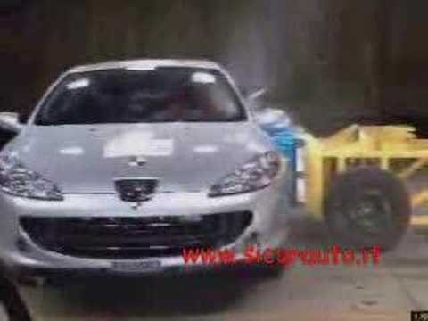 Peugeot 407 coupe crash test