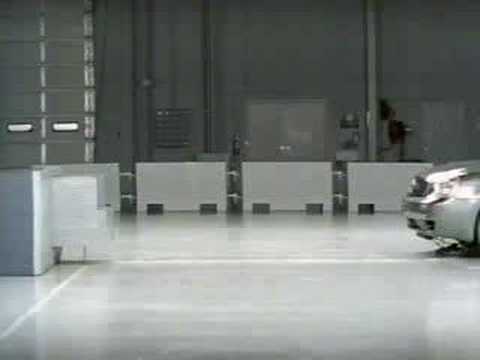 Crash Test 2005 - 2007 Ford  Five Hundred ( 500 ) / Mercury Montego (Frontal Offset Test) IIHS