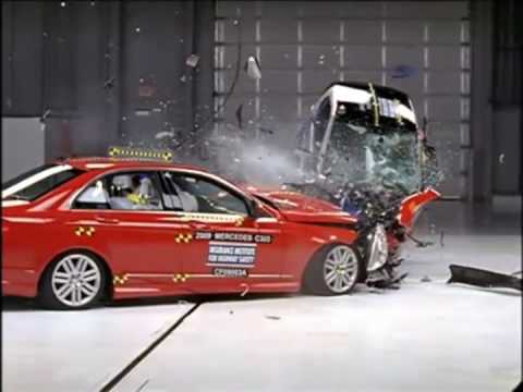 Mercedes C vs smart fortwo - Crash test compatibilit? IIHS, Sicurauto.it