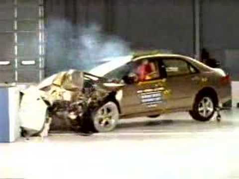 Crash Test 2003 - 2007 Honda Accord / Inspire (Frontal Offset) IIHS